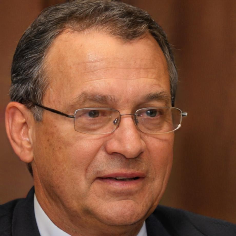 Rafael Montemayor, Director de Desarrollo Personal en crynelothira